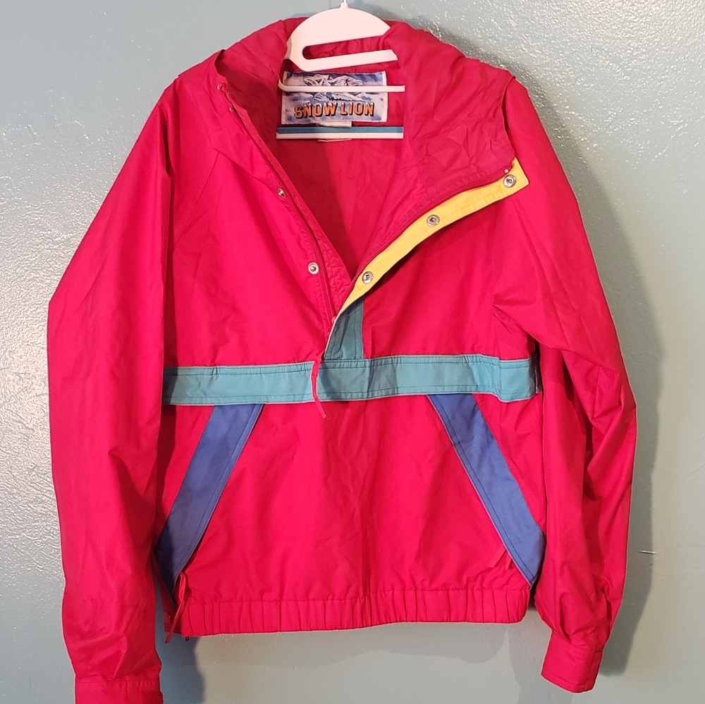 ✨CLEARANCE✨Vintage Snow Lion Windbreaker size S